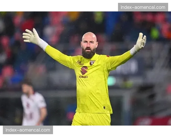 聚焦：柏林联门将容诺夫单场完成11次扑救，创本赛季德甲门将单场扑救纪录