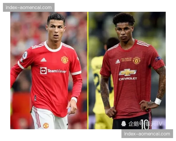 通讯：一场平局后的更衣室——球员通过平板即时回看个人本场跑动与传球数据