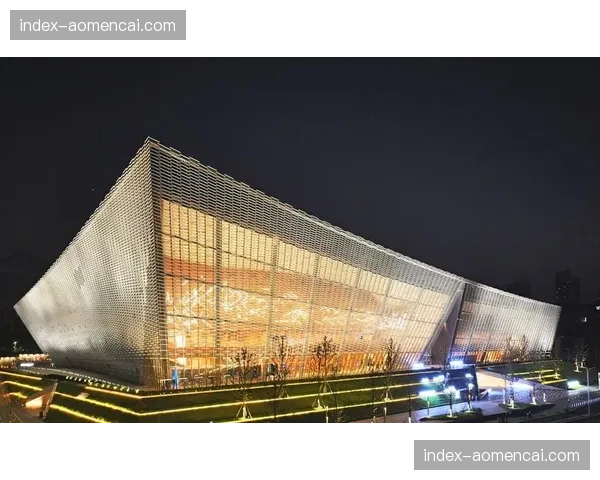 大陆竞技场采用360度玻璃幕墙设计，将成为俄克拉荷马州最大公共项目